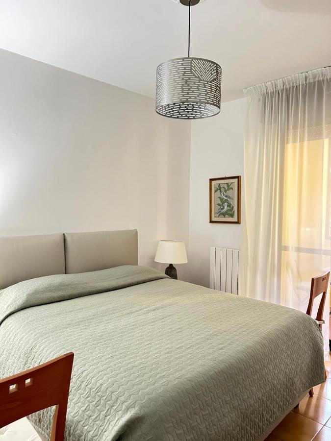 Casa Vacanze 1702, Con La Camera Matrimoniale Con Il Bagno Privato E Un Soggiorno Comune Milan Luaran gambar